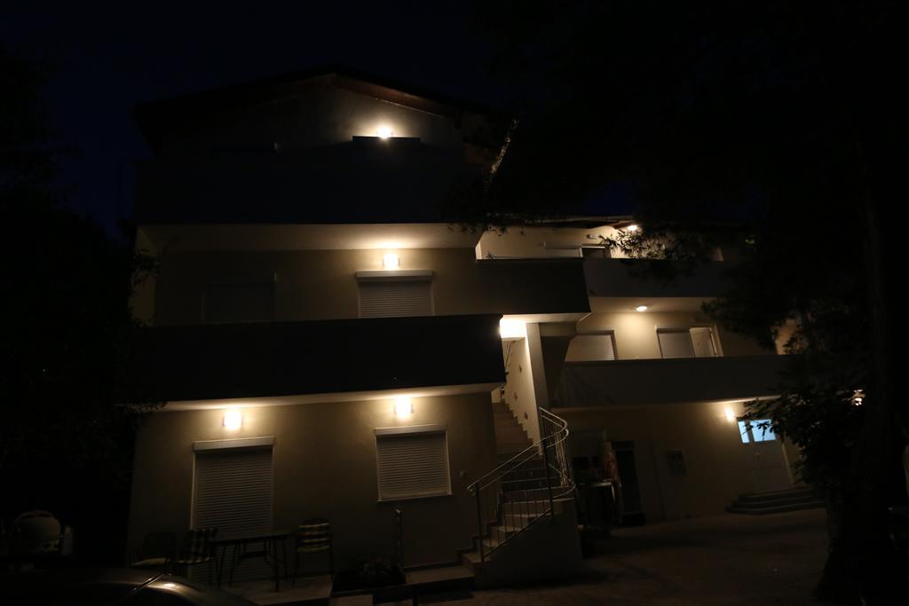 Novalja Inn 2 ภายนอก รูปภาพ