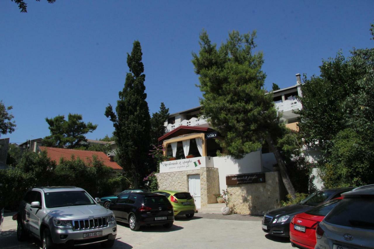 Novalja Inn 2 ภายนอก รูปภาพ